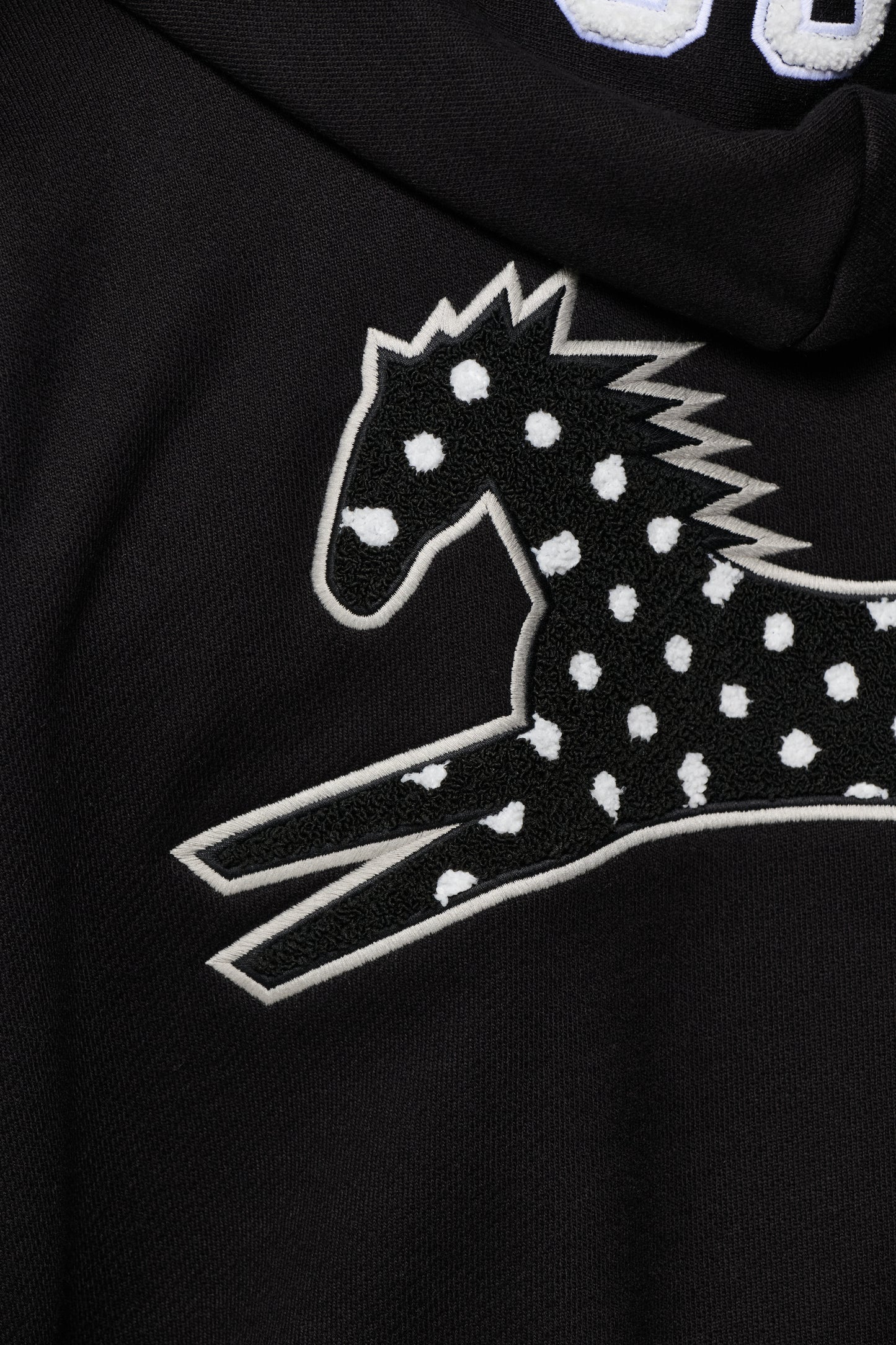 JJL Mistatim Hoodie - Black