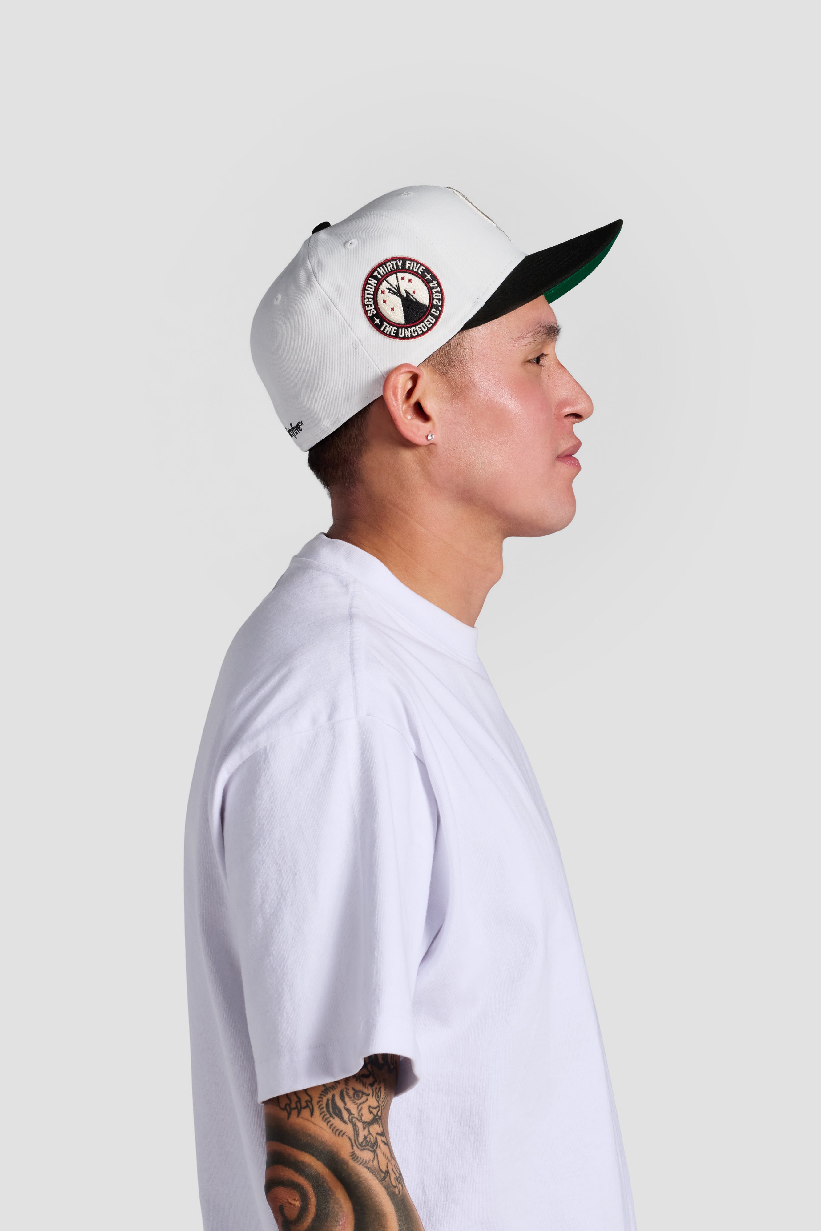 New Era 59FIFTY Talking Feather Side Patch Cap - White/Black